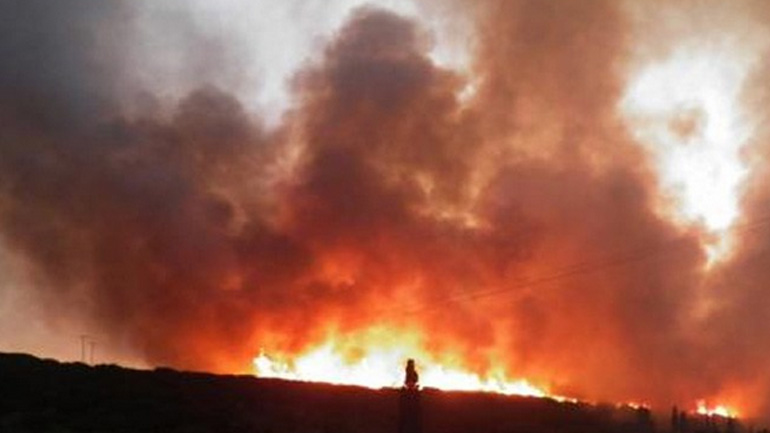 Καίγονται για τέταρτη μέρα τα Κύθηρα