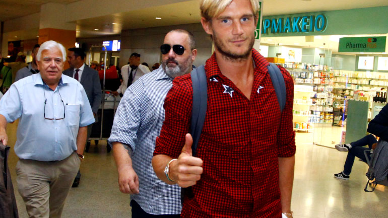 Ολυμπιακός: Έφτασε στην Αθήνα ο Ζιλέ