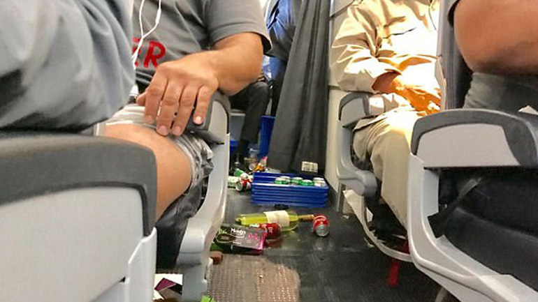 Φωτογραφίες – βίντεο από την πτήση τρόμου που ξεκίνησε από την Αθήνα με προορισμό τη Φιλαδέλφεια