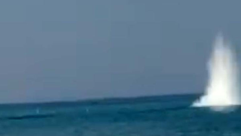 Λάρισα: Ελεγχόμενη έκρηξη σε βλήματα του Β’ Παγκοσμίου Πολέμου που εντοπίστηκαν σε παραλία