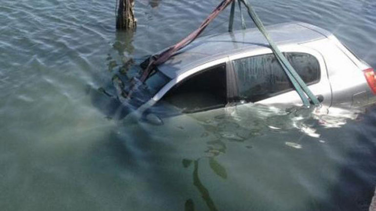 Έπεσε με το αμάξι του στο λιμάνι Εύδηλου Ικαρίας