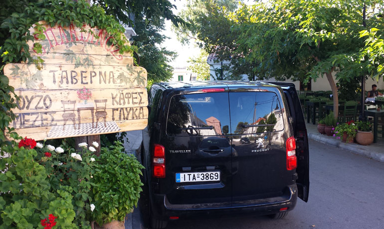 Ανάλογα με την έκδοση και τη διαρρύθμιση των καθισμάτων, μπορεί να χρησιμοποιηθεί και ως όχημα αναψυχής