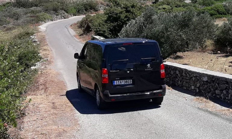 Θα το χαρακτηρίζαμε ως ένα μεγάλο πολυχρηστικό όχημα, με εκδρομικές αρετές