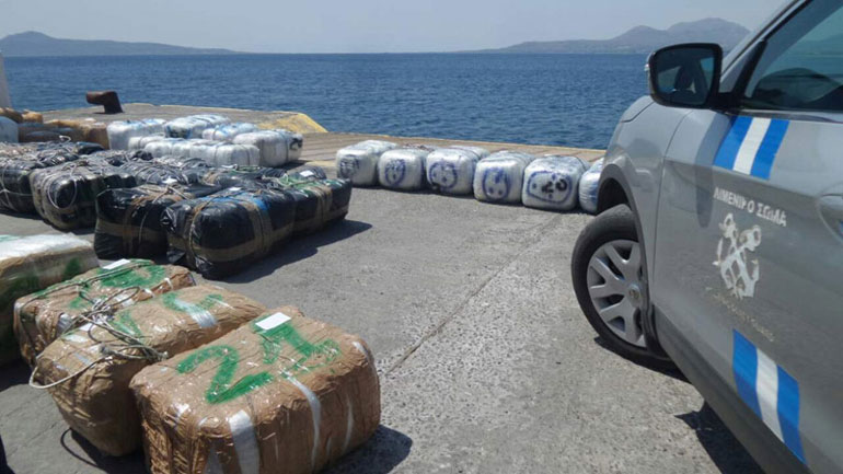 Κύθηρα: Το λιμενικό εντόπισε δύο τόνους κάνναβης σε πολυτελή θαλαμηγό – δύο συλλήψεις