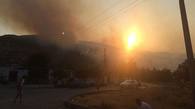 Πρόξενος της Ελλάδας στο Αργυρόκαστρο: Δεν κάηκαν μειονοτικά σπίτια από τη φωτιά στη νότια Αλβανία