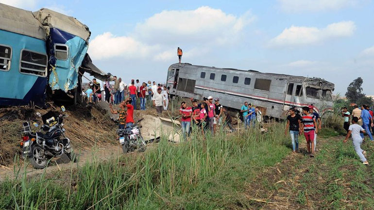 Αίγυπτος: Αυξήθηκε ο αριθμός των νεκρών από τη σύγκρουση δύο αμαξοστοιχιών