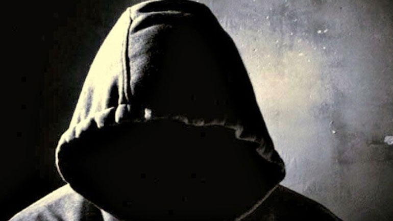 Κουκουλοφόροι επιτέθηκαν με ρόπαλα σε αγρότη στη Λάρισα