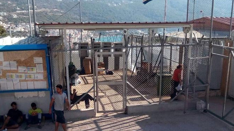 DW: Πρόσφυγες παγιδευμένοι στη Σάμο