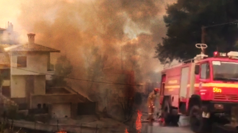 Kόλαση φωτιάς στην Ανατολική Αττική