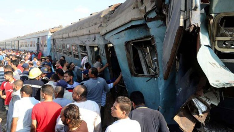 Αίγυπτος: Υπό κράτηση οι μηχανοδηγοί των τρένων που συγκρούστηκαν