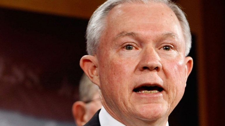 O Σέσιονς καταδικάζει «τη φυλετική μισαλλοδοξία και το μίσος»