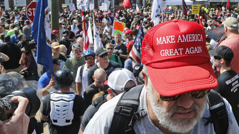 Το FBI ερευνά την ρατσιστική βία στο Σάρλοτσβιλ