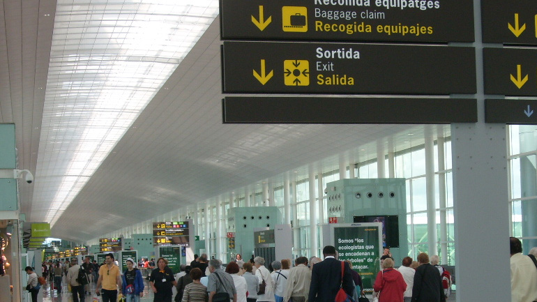 Σε στάσεις εργασίας προχωρούν οι εργαζόμενοι στην ασφάλεια του αεροδρομίου Ελ Πρατ της Βαρκελώνης