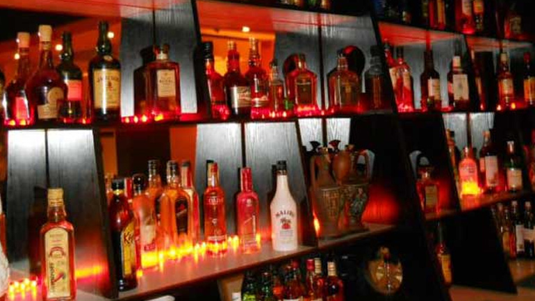 Ανήλικος προσπάθησε να βάλει φωτιά σε μπαρ στη Χερσόνησο