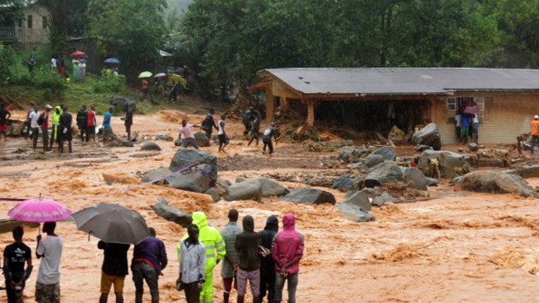 Αυξάνεται ο αριθμός των θυμάτων από τις κατολισθήσεις στη Σιέρα Λεόνε