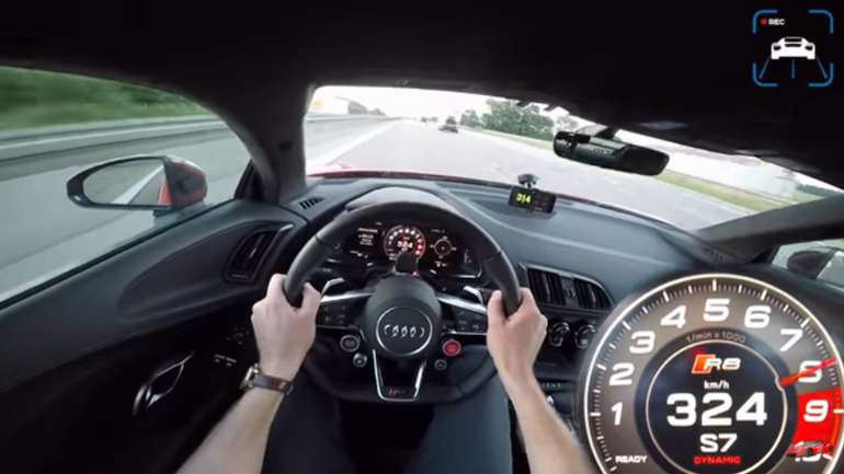 Δείτε το Audi R8 Plus να πιάνει τα 324 χλμ./ώρα