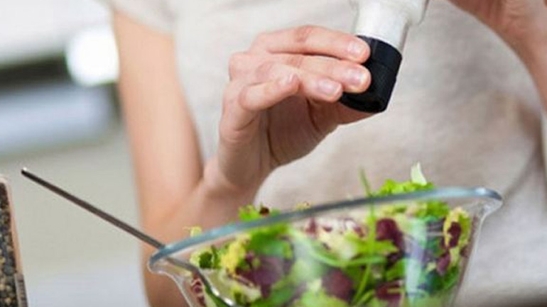 Πρέπει να τρώω περισσότερο αλάτι το καλοκαίρι;