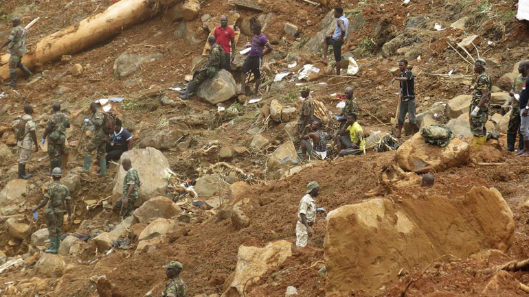 Σιέρα Λεόνε: 105 παιδιά μεταξύ των νεκρών από τις σαρωτικές πλημμύρες και κατολισθήσεις