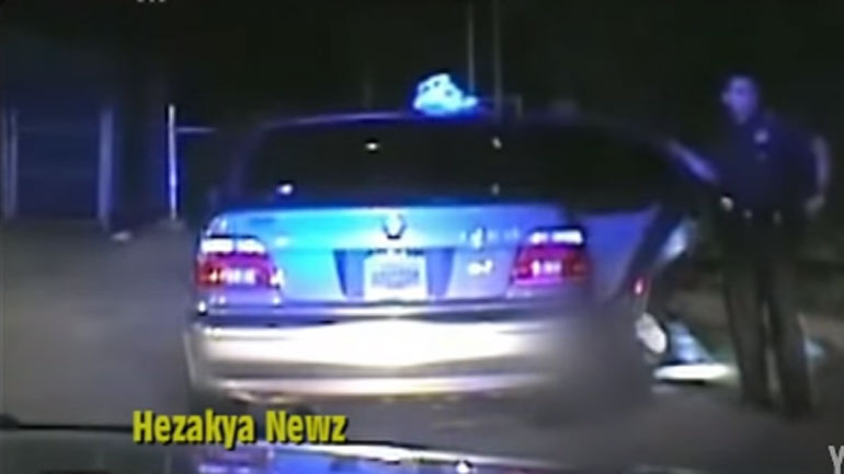 Σάλος στο Τέξας: Αστυνομικοί εξευτέλισαν νεαρή φοιτήτρια σε σωματικό έλεγχο