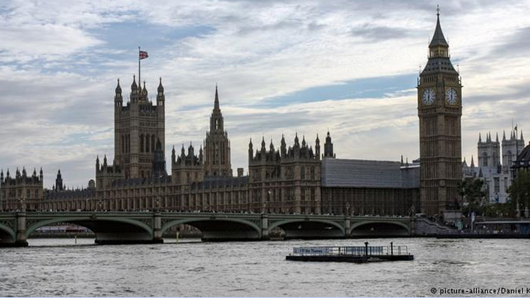 Δεν θα κάνει ελέγχους η Βρετανία στα σύνορα με την Ιρλανδία