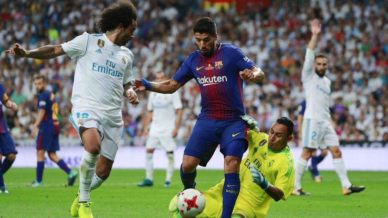 Ένα μήνα εκτός δράσης ο Σουάρες