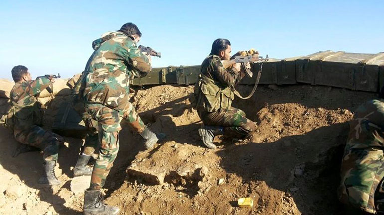 Συνεχίζεται η μάχη της Ράκας – 59 πολίτες νεκροί από αεροπορικούς βομβαρδισμούς