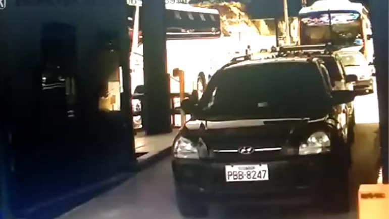 Τρομακτικό τροχαίο με λεωφορείο!