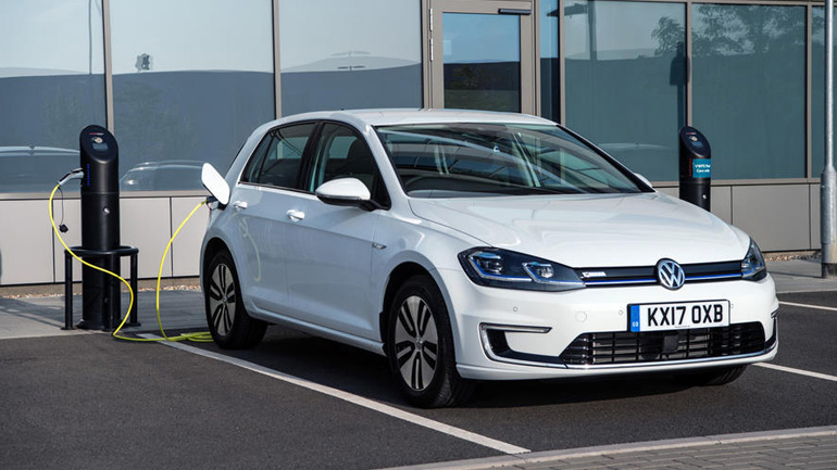 Με μόλις 4.495 δολάρια κάποιοι αγοράζουν το καινούργιο e-Golf!