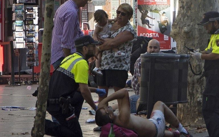 Εικόνα από την αιματηρή επίθεση στη Βαρκελώνη
