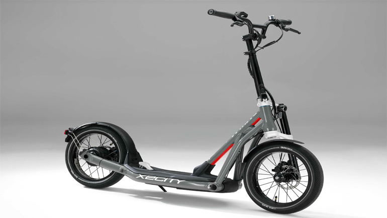 Είναι scooter, είναι πατίνι, είναι BMW!