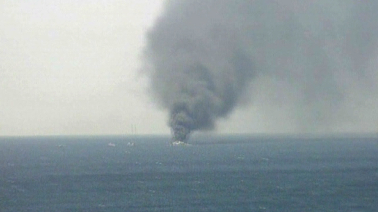 Πυρκαγιά σε θαλαμηγό στη θάλασσα του Αλίμου