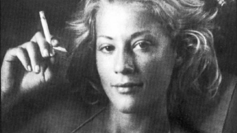 Σύσσωμος ο καλλιτεχνικός κόσμος αποχαιρετά τη Ζωή Λάσκαρη