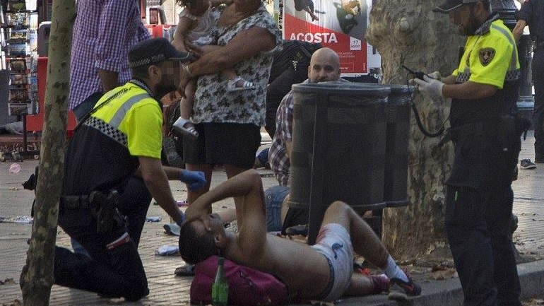 Στους 130 οι τραυματίες από τις αιματηρές επιθέσεις σε Βαρκελώνη και Καμπρίλς