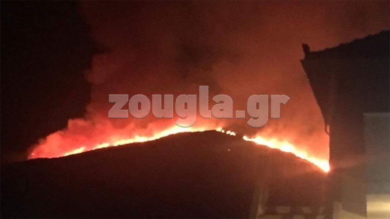 Μεγάλες φωτιές στην Κεφαλονιά – Ξεκίνησαν οι ρίψεις νερού