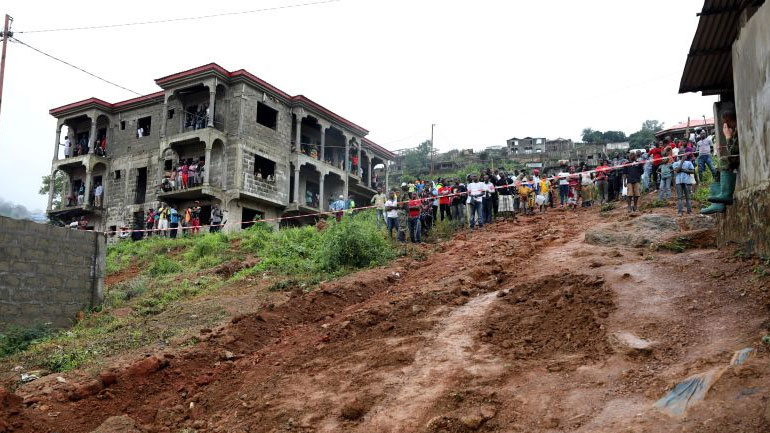 Σιέρα Λεόνε: Στους 461 οι νεκροί από τις κατολισθήσεις, αγνοούνται ακόμη 600 άνθρωποι