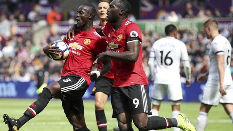 Έριξε «ντόρτια» και στη Σουόνσι η Μάντσεστερ Γιουνάιτεντ