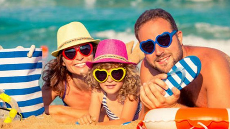 Τι να παίξετε με τα παιδιά σας στην παραλία