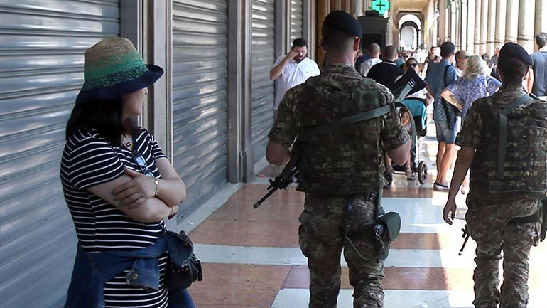 Συνεχίζεται το ανθρωποκυνηγητό των αρχών για τον οδηγό που έσπειρε τον τρόμο στη Βαρκελώνη