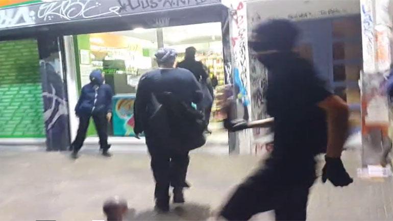 «Απαλλοτρίωση» σούπερ μάρκετ από αντιεξουσιαστές