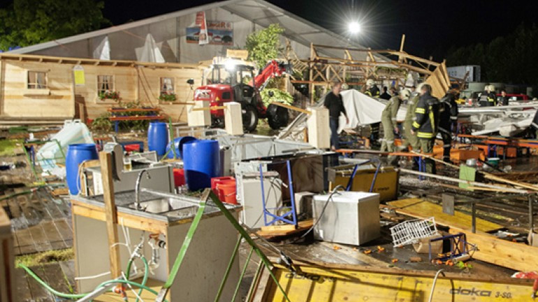 Δύο νεκροί και 44 τραυματίες από καταιγίδα στην Αυστρία