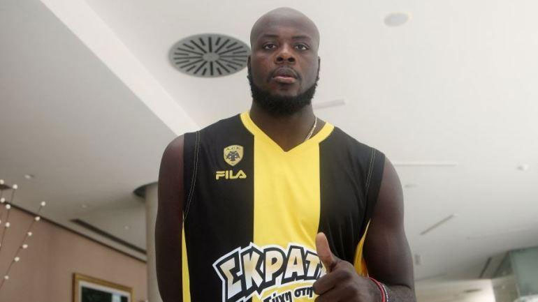 Μπάσκετ: Ήρθε στην Αθήνα για την ΑΕΚ ο Τζέιμς