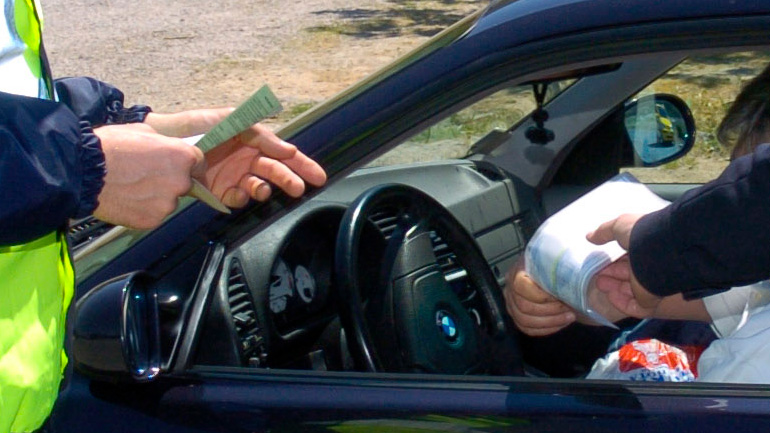 Στο κρατητήριο 13 άτομα που οδηγούσαν χωρίς δίπλωμα