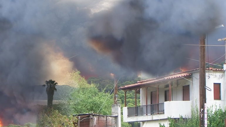 Μεγάλη πυρκαγιά στο Ρυτό Κορινθίας