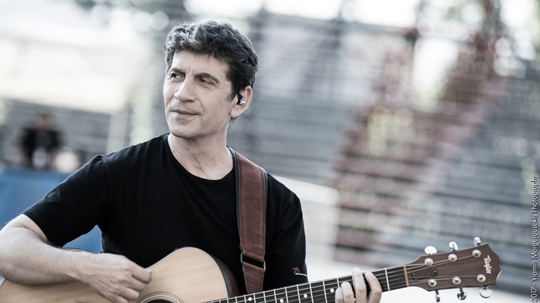 O Σωκράτης Μάλαμας στο Θέατρο Βράχων