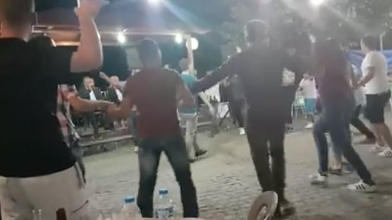 Το Despacito παίχτηκε με… κλαρίνο σε πανηγύρι και έγινε χαμός!