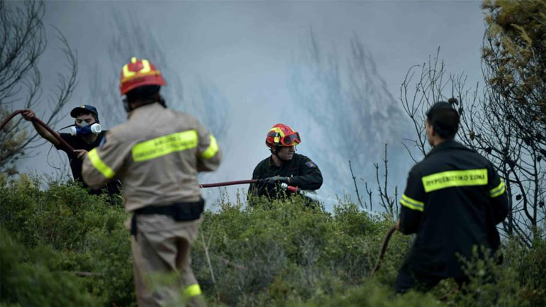 Στο Νοσοκομείο Πατρών μεταφέρεται ο 36χρονος πυροσβέστης που τραυματίστηκε στα Ροδινά Ηλείας