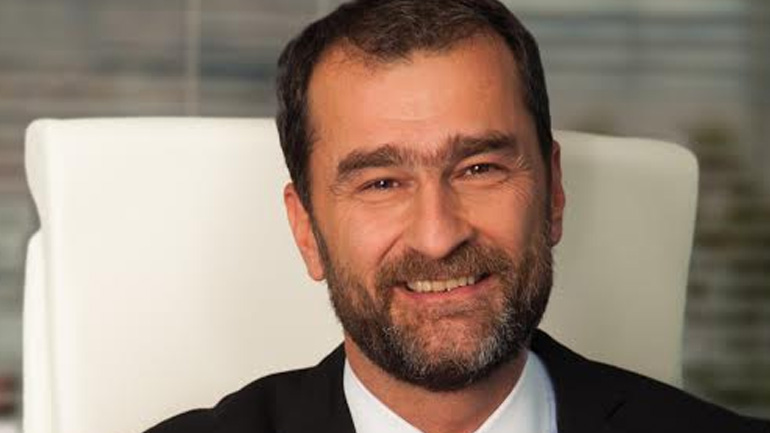 Στην Εισαγγελία Πειραιά εκλήθη ο συνεργάτης του Μαρινάκη, Ηλίας Τσακίρης