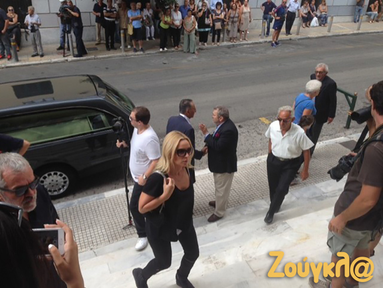 Η Πέγκυ Ζήνα