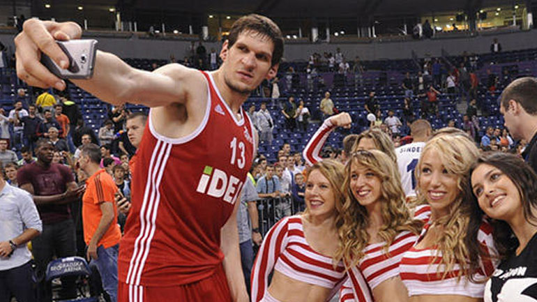 Mία ομάδα… μόνος του ο Μαριάνοβιτς, 73-65 η Σερβία την Ιταλία