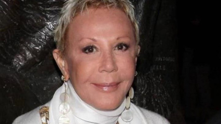 Γλυπτή Κούκλα η Ζωή Λάσκαρη – Αφιέρωμα Τάκη Λουκάτου